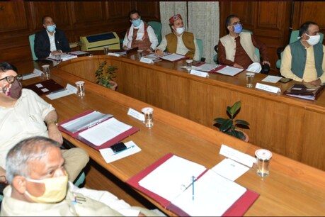 कैबिनेट मीटिंग में तय किया गया कि पर्यटकों से अब कोविड नेगेटिव का सर्टिफिकेट नहीं मांगा जाएगा.