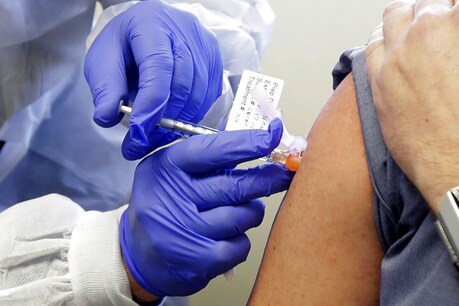 Corona Vaccine: भारत में नहीं रोका गया ऑक्सफोर्ड की वैक्सीन का ट्रायल, सीरम इंस्टीट्यूट ऑफ इंडिया DCGI के बताई वजह Corona Vaccine: भारत में नहीं रोका गया ऑक्सफोर्ड की वैक्सीन का ट्रायल, सीरम इंस्टीट्यूट ऑफ इंडिया DCGI के बताई वजह