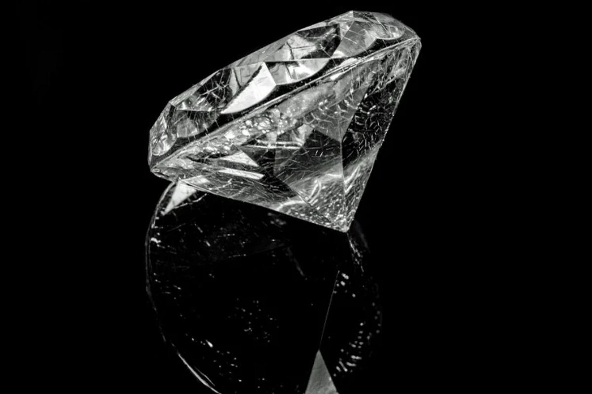 ज न ए उस ह र क ब र म ज अ ड क बर बर ह और अब न ल म ह रह ह Flawless Diamond May Join Worlds Most Expensive Jewels After Auction In Hong Kong News18 Hindi