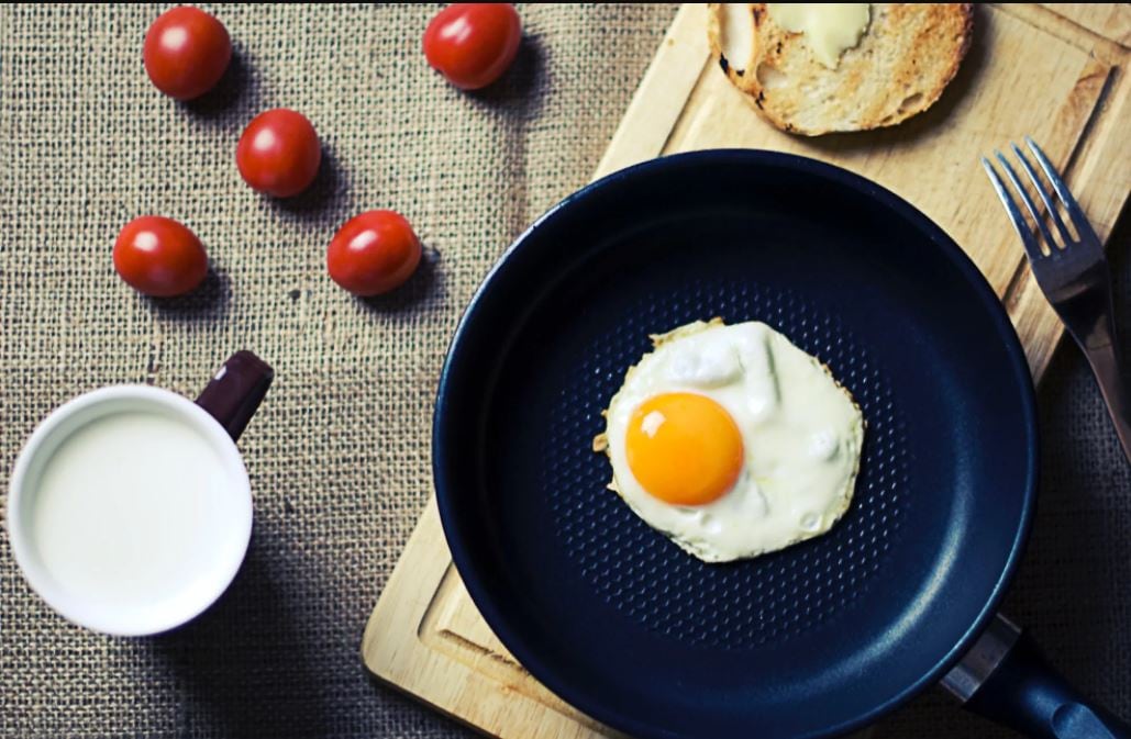 nutrition in egg, nutrition in milk, madhya pradesh government, mid day meal menu, mid day meal nutrition, egg vegetarian or non-vegetarian, अंडे में पोषण, दूध में पोषण, मध्य प्रदेश सरकार, मिड डे मील मीनू, मिड डे मील विशेषताएं, अंडा शाकाहारी या मांसाहारी
