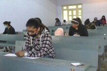 PHOTOS: उत्तराखंड के कॉलेजों में ग्रेजुएशन के फ़ाइनल ईयर की परीक्षाएं शुरु... कोरोना के नियमों का रखा जा रहा ख़्याल