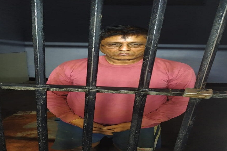 Ghaziabad crime news, ghaziabad Police, Shashi Bakery, Turab Nagar, beating an elderly man, oldman injuried in beat, Uttar Pradesh, iron rod, accused arrested, molestation, dragged, woman, road, beaten, ghaziabad, uttar pradesh, viral video, ghaziabad news, uttar pradesh news, ghaziabad crime news, up police, kavinagar police station, kavinagar police station ghaziabad, Delhi NCR News in Hindi, Latest Delhi NCR News in Hindi, Delhi NCR Hindi Samachar, गाजियाबाद, गाजियाबाद पुलिस, बुजुर्ग की पिटाई, लोहे की रॉड से बुजुर्ग की पिटाई, यूपी पुलिस, आरोपी गिरफ्तार, कोतवाली थाना क्षेत्र, तुराब नगर, शशि बेकरी, दबंग की दबंगई, सोशल मीडिया, वायरल वीडियो, आरोपी शख्स गिरफ्तारगाज़ियाबाद पुलिस ने आरोपी शख्स को सलाखों के पीछे पहुंचा दिया.