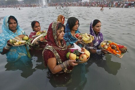Jitiya Vrat 2020: बेटे की दीर्घायु के लिए कब रखा जाएगा जितिया व्रत, जानें पूजन विधि, महत्व और शुभ मुहूर्त Jitiya Vrat 2020: बेटे की दीर्घायु के लिए कब रखा जाएगा जितिया व्रत, जानें पूजन विधि, महत्व और शुभ मुहूर्त