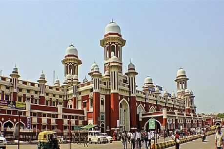 लखनऊ का प्रसिद्ध चारबाग रेलवे स्टेशन (File Photo)