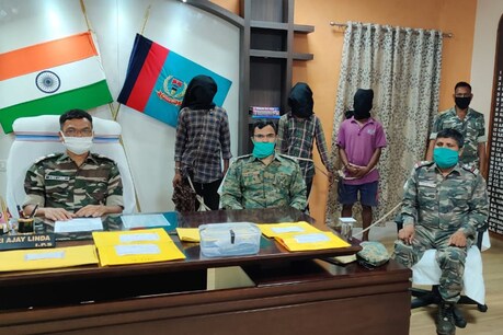 आत्मसमर्पण करने वाले नक्सलियों में दस महिलाएं शामिल हैं (फाइल फोटो)