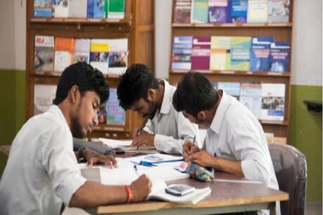 J&K: स्लो इंटरनेट से छात्रों को ऑनलाइन क्लासेस में हो रही थी दिक्कत, 2 दोस्तों ने बना लिया खास ऐप J&K: स्लो इंटरनेट से छात्रों को ऑनलाइन क्लासेस में हो रही थी दिक्कत, 2 दोस्तों ने बना लिया खास ऐप
