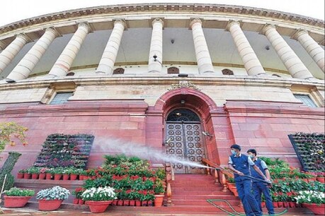 संसद के मॉनसून सत्र में प्रश्नकाल रद्द होने पर बवाल, TMC सांसद बोले- कोरोना के बहाने लोकतंत्र की हत्या संसद के मॉनसून सत्र में प्रश्नकाल रद्द होने पर बवाल, TMC सांसद बोले- कोरोना के बहाने लोकतंत्र की हत्या