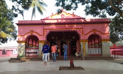 यह है पूरण देवी मंदिर. कहते हैं कि इस जिले को इसी मंदिर की वजह से पूर्णिया नाम मिला.