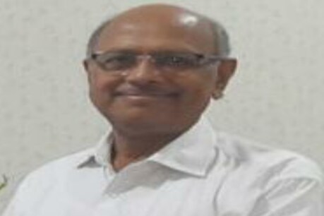 डॉ. विवेक कश्यप अभी ICCU में हैं.