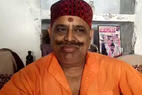 बाबरी विध्वंस मामले में आरोपी शिव सेना नेता संतोष दुबे