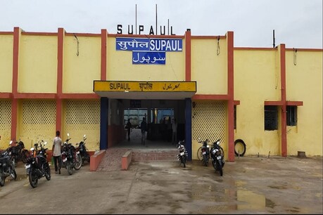 सुपौल विधानसभा सीट पर जदयू के बिजेंद्र प्रसाद यादव ने गत चुनाव में भाजपा के उम्मीदवार किशोर कुमार को करीब 37 हजार मतों से हराया था. यादव को 82 हजार 295 मत प्राप्त हुए थे.