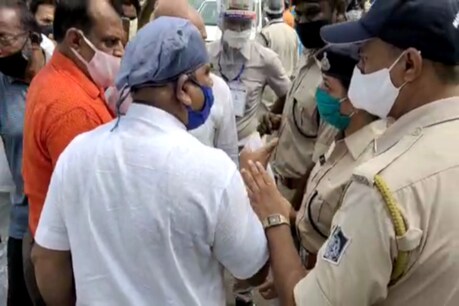 उज्जैन में बीजेपी नेता और पुलिस में विवाद हो गया था.