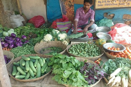आलू-प्याज के बाद अब हरे धनिए की कीमतों में आई तेजी, 400 रुपये के पार पहुंचे दाम आलू-प्याज के बाद अब हरे धनिए की कीमतों में आई तेजी, 400 रुपये के पार पहुंचे दाम