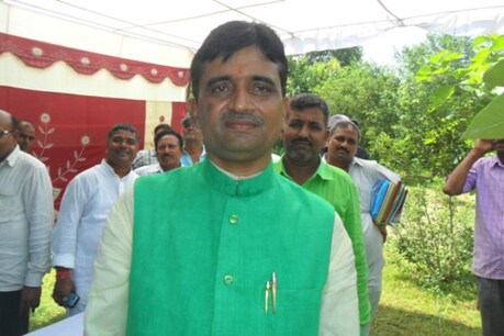 शेरघाटी सीट से विनोद कुमार चुनाव लड़ सकते हैं.