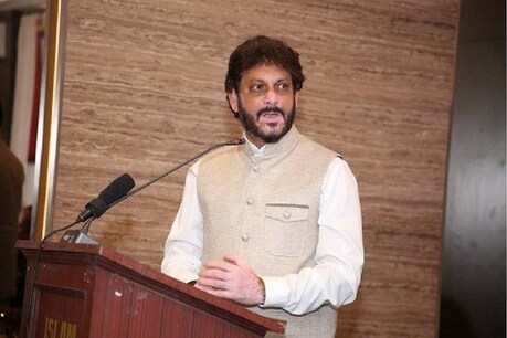 वारिश पठान पर केस दर्ज