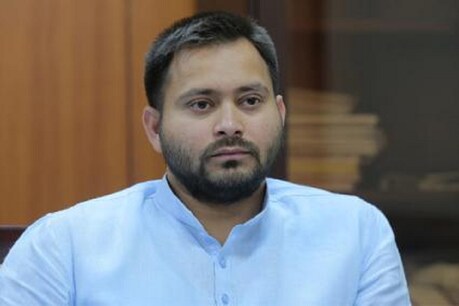 Raghuvansh Prasad Singh Death: तेजस्वी यादव बोले- CBI की रेड में आप मेरे परिवार के साथ थे, अब मुझे अकेला कर गए Raghuvansh Prasad Singh Death: तेजस्वी यादव बोले- CBI की रेड में आप मेरे परिवार के साथ थे, अब मुझे अकेला कर गए