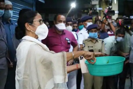 मुख्यमंत्री ममता बनर्जी ने स्वीकार किया है कि, बंगाल में कोरोना संक्रमण कम्युनिटी ट्रांसमिशन के स्तर पर पहुंच गया.