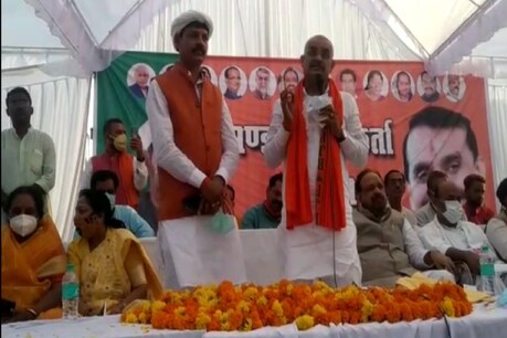 प्रद्युम्न लोधी कांग्रेस छोड़ कर बीजेपी में गए हैं.