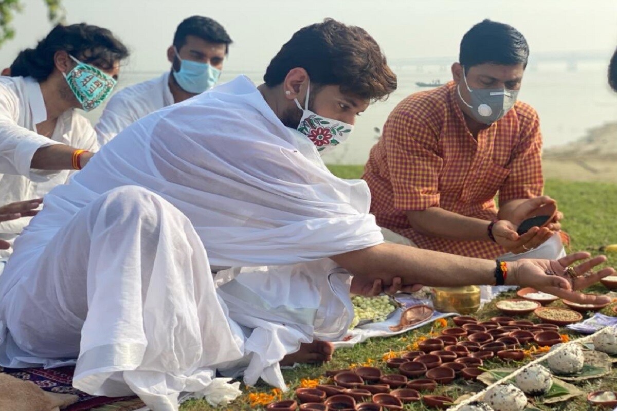 Chirag Paswan, LJP chief, Ram Vilas Paswan, PM Modi, Amit Shah, Rajnath Singh, Nitish Kumar, चिराग पासवान, लोजपा प्रमुख, रामविलास पासवान, श्राद्धकर्म, पीएम मोदी, गृह मंत्री अमित शाह, रक्षा मंत्री राजनाथ सिंह, नीतीश कुमार, मोदी मंत्रिमंडल, 20 अक्टूबर को पटना में देशभर से नेता और उनके चाहने वाले जुटेंगे.