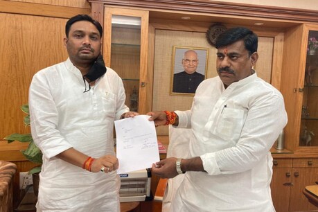 कांग्रेस के दमोह विधायक राहुल लोधी ने प्रोटर्म स्पीकर को इस्तीफा दिया.