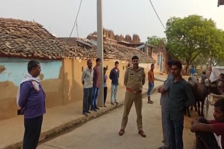 वारदात के बाद घटनास्थल पर पहुंचकर जांच करती पुलिस.