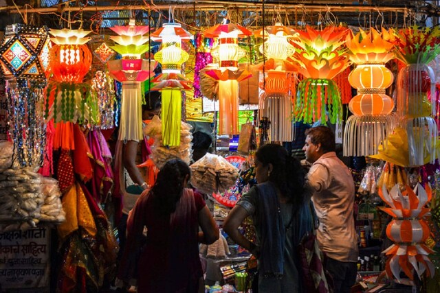 Indian household goods will decorate home, Chinese items collide on Diwali