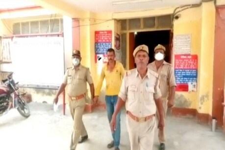 पुलिस ने जिस आरोपी को गिरफ्तार किया है वो रिश्ते में पीड़ित बच्ची का दादा लगता है