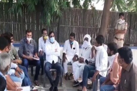 आरएलपी के संयोजक हनुमान बेनीवाल ने बैठक कर जयपुर निगम चुनाव के संभावित उम्मीदवारों के नाम पर चर्चा की