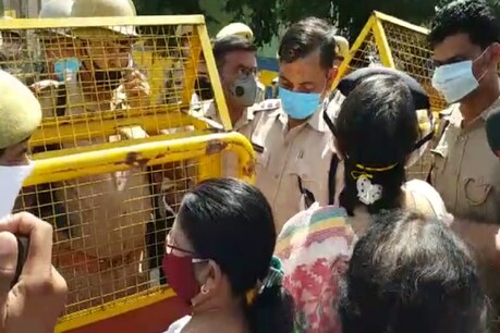 हाथरस मामले पर योगी सरकार की बड़ी कार्रवाई