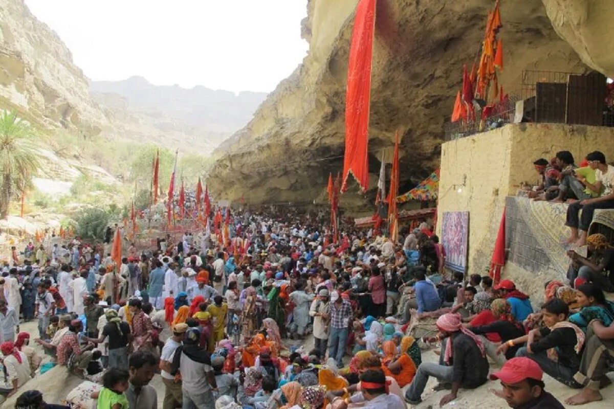 Hingloj Mata Mandir, Pilgirm,