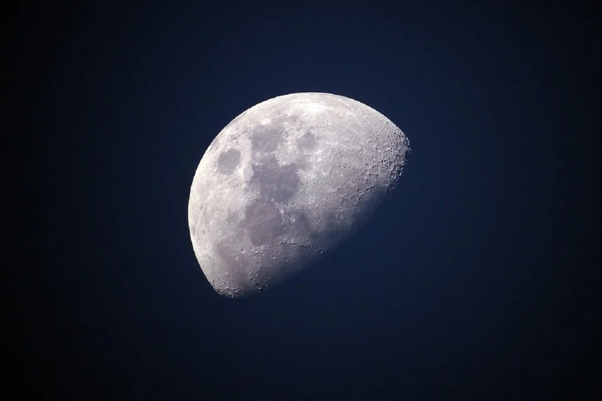 Moon, Water, Water on moon, Russia.