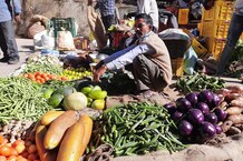 PHOTOS:  नैनीताल में सब्ज़ी व्यापारियों की मनमानी... ढाई किलो से कम नहीं बेच रहे कोई सब्ज़ी