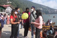 PHOTOS: नैनीताल हो गया पर्यटकों से गुलज़ार... लेकिन होटलों की मनमानी से मेहमान हुए बेज़ार