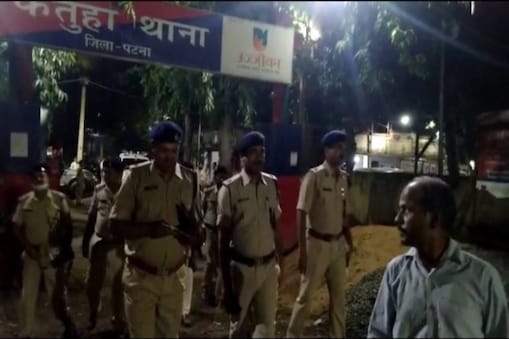 पीड़िता द्वारा शिकायत दर्ज करवाने के बाद पुलिस ने त्वरित कार्रवाई करते हुए नामजद चार आरोपियों को गिरफ्तार कर लिया पीड़िता द्वारा शिकायत दर्ज करवाने के बाद पुलिस ने त्वरित कार्रवाई करते हुए नामजद चार आरोपियों को गिरफ्तार कर लिया