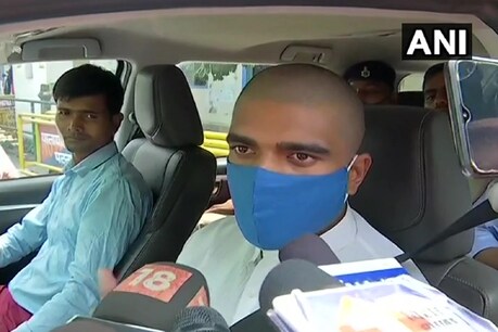 लोक जनशक्ति पार्टी के प्रदेश उपाध्यक्ष और सांसद प्रिंस राज मंगलवार को राबड़ी आवास पहुंचे. (ANI)