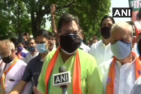 पूनिया ने कहा कि वे जल्द ही इस मामले में राज्यपाल से मुलाकात करेंगे.