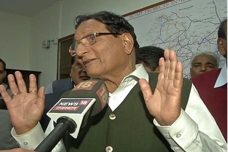 धारीवाल का कहना है कि संभागीय आयुक्त को नगर परिषद के अधिकारी पर कार्रवाई करने का कोई अधिकार नहीं है.