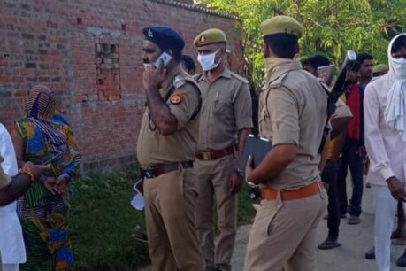 घर में सो रहे बुजुर्ग दंपति की सिर कूच कर निर्मम हत्या