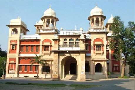 इलाहाबाद यूनिवर्सिटी का प्रवेश परीक्षा का रिजल्ट घोषित कर दिया गया है.