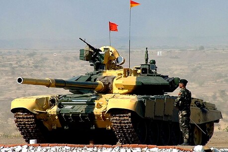 थर्ड-जेनरेशन T-90 भीष्म टैंक.