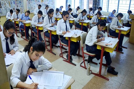 सीजीबीएसई ने 10वीं और 12वीं की परीक्षा की तारीखें घोषित कर दी हैं.