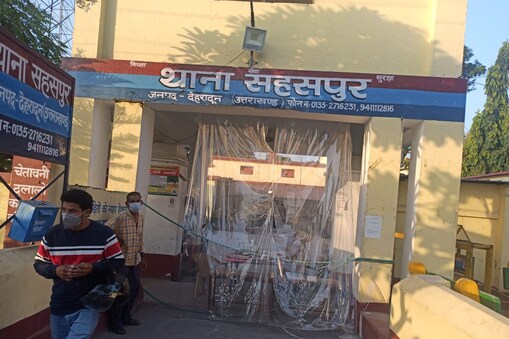 पुलिस ने अब झूठी सूचना देने के आरोप में महिला पर कार्रवाई करने का फैसला लिया है. पुलिस ने अब झूठी सूचना देने के आरोप में महिला पर कार्रवाई करने का फैसला लिया है.