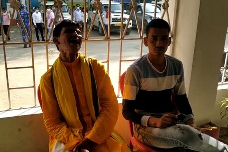 निर्दलीय प्रत्याशी अनिल कुमार का दहाड़ मारकर रोते हुए वीडियो खूब वायरल हो रहा है.