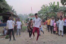 गोपालगंज:वोटरों को लुभाने JDU ने सड़कों पर उतारे डांसर, गाना सुना मांग रहे वोट
