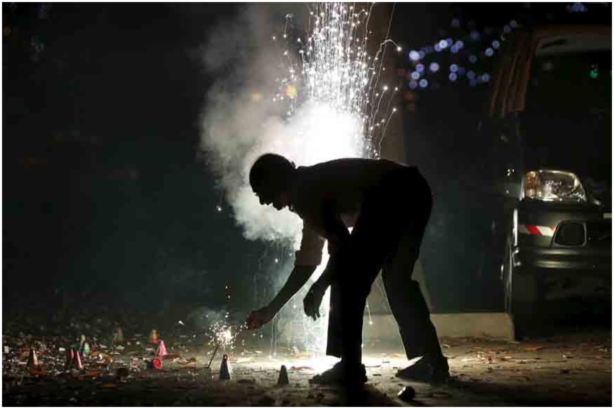 दिवाली के ग्रीन पटाखों पर पड़ी कोरोना वायरस की काली छाया, अभी से हो गए 20  फीसदी महंगे | business - News in Hindi - हिंदी न्यूज़, समाचार,  लेटेस्ट-ब्रेकिंग ...