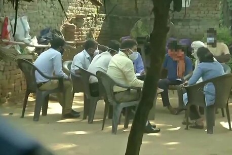 यूपी सरकार की तरफ से बनाई गई SIT ने पीड़ित के गांव बुलगढ़ी में वारदात वाली जगह का जायजा लिया. (ANI)
