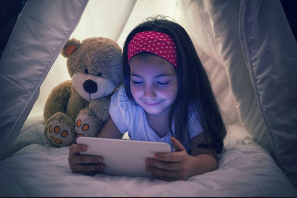 what is screen time, screen time setting, screen time effects, child development, स्क्रीन टाइम क्या है, स्क्रीन टाइम सेट, स्क्रीन टाइम सेटिंग, बच्चों का डेवलपमेंट