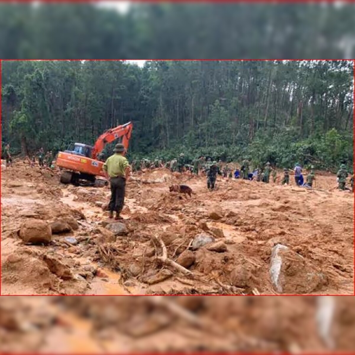 व यतन म भ स खलन म दब ल ग क बच न पह च थ स रक ष कर म पह ड ग रन स 13 क म त Many Rescuers Died After Vietnam Landslide Nodtg News18 Hindi