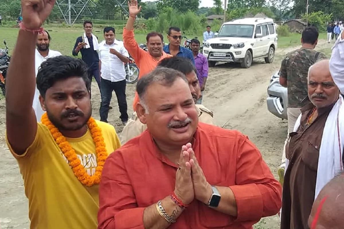 Munna shukla, Bahubali Munna shukla, don munna shukla, chhotan shukla, muzaffarpur, g krishrammaiya, ias officer, vrijbihari prasad, bihar minister, Bahubali Vijay kumar shukla, Vijay kumar shukla, Bihar Bahubali, Bahubali from Bihar, Bihar Election 2020, bihar elections 2020, bihar election news, bihar assembly election news, मुन्ना शुक्ला, बाहुबली मुन्ना शु्क्ला, अपराध की दुनिया में कैसे आया मुन्ना शुक्ला, छोटन शुक्ला, कौन था छोटन शुक्ला, लालगंज, एमएलए, विधायक, बृजबिहारी प्रसाद, वृजविहारी प्रसाद, मंत्री बिहार सरकार,मुन्ना शुक्ला पर कई आपराधिक मामले दर्ज हैं.