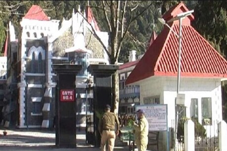 8 अक्टूबर को होने वाली अतिरिक्त निजी सचिवों की भर्ती के मामले में हाईकोर्ट ने 23 अभ्यर्थियों को बड़ी राहत दी है.